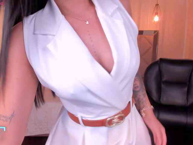 AlyssaDean webcam
