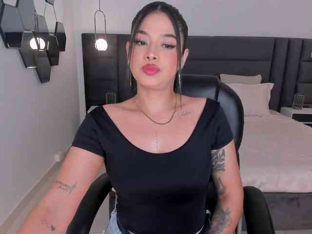 AlyssaDean AlyssaDean