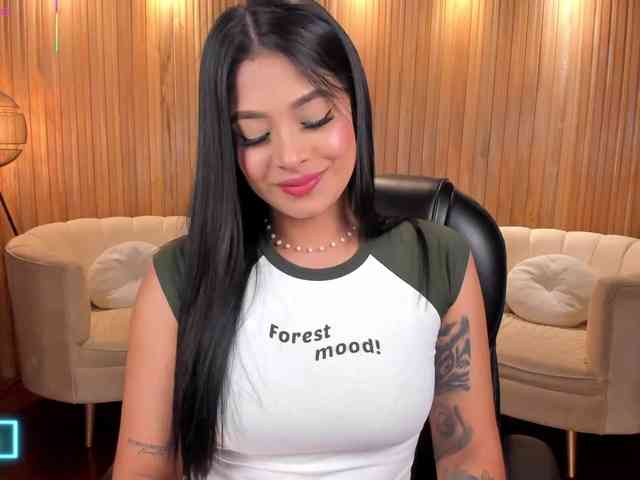 AlyssaDean webcam