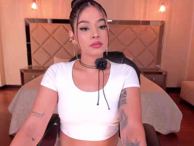 AlyssaDean webcam