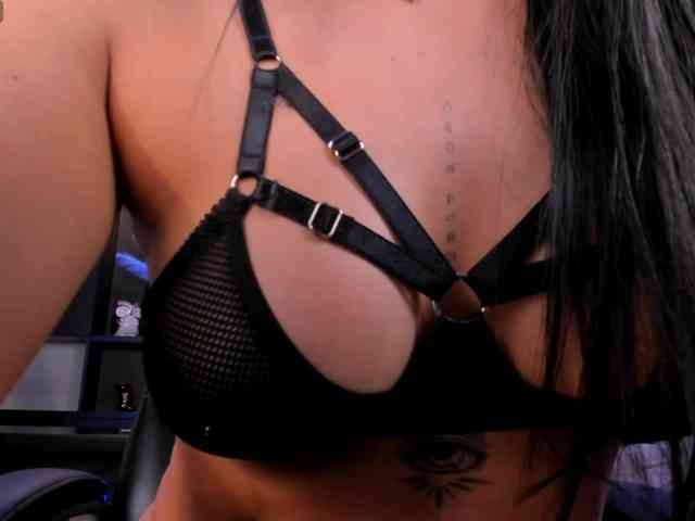 AlyssaDean webcam