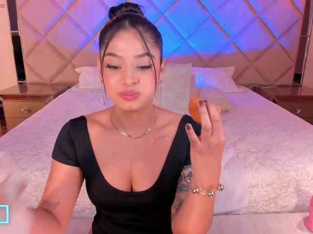 AlyssaDean webcam