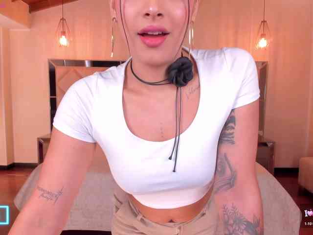 AlyssaDean webcam