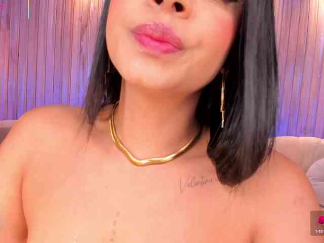 naked livechat AlyssaDean