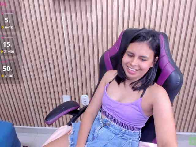 oliviia-love Live Webcam on BongaCams