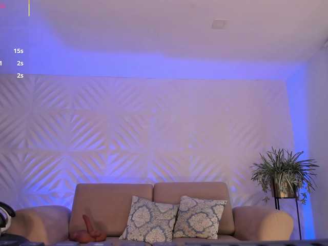 RoxanneHill's BongaCams show and profile