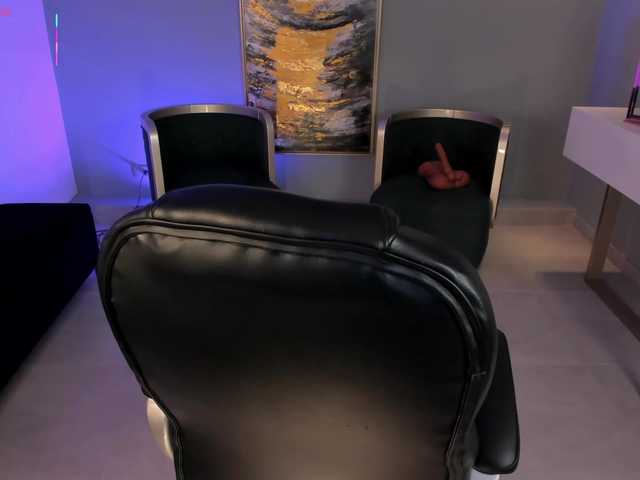 RoxanneHill's BongaCams show and profile