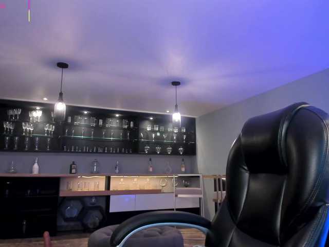 RoxanneHill's BongaCams show and profile