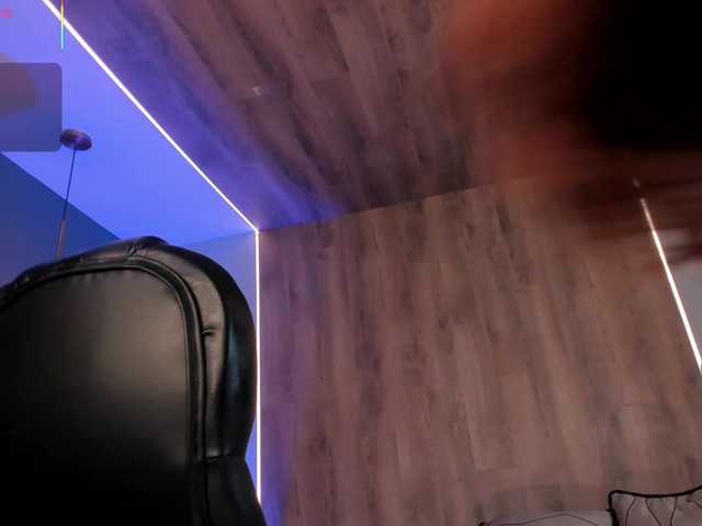 RoxanneHill's BongaCams show and profile