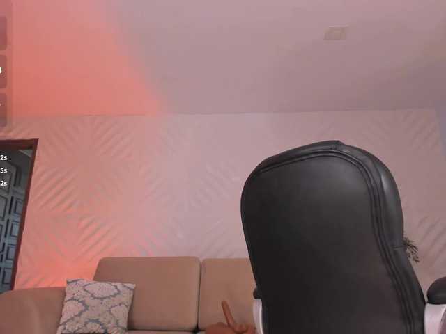 RoxanneHill's BongaCams show and profile