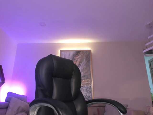 RoxanneHill's BongaCams show and profile