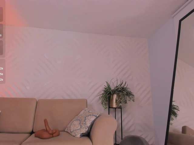 RoxanneHill's BongaCams show and profile