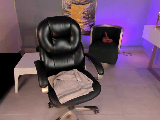 RoxanneHill's BongaCams show and profile