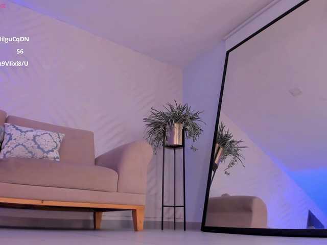 RoxanneHill's BongaCams show and profile