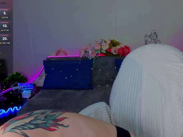 Camilla-One's BongaCams show and profile
