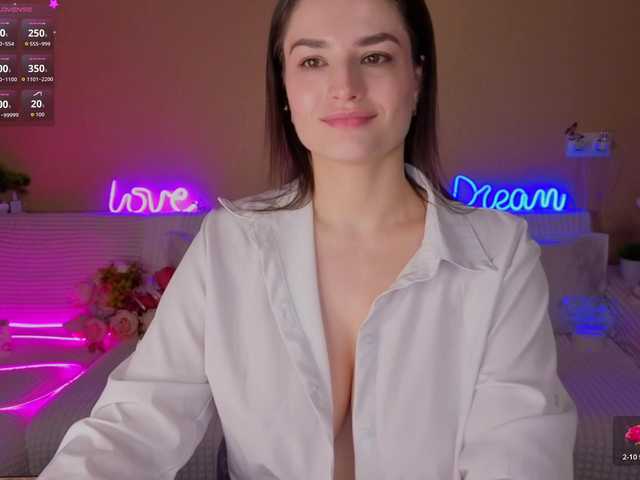 Camilla-One's BongaCams show and profile