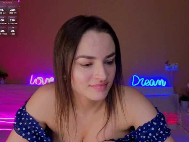 Camilla-One's BongaCams show and profile