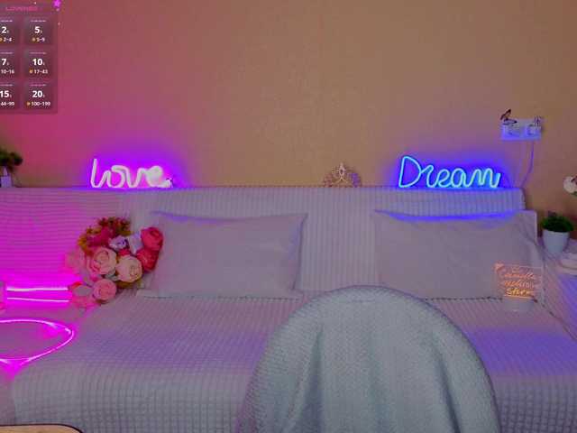 Camilla-One's BongaCams show and profile