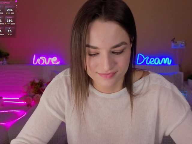 Camilla-One's BongaCams show and profile