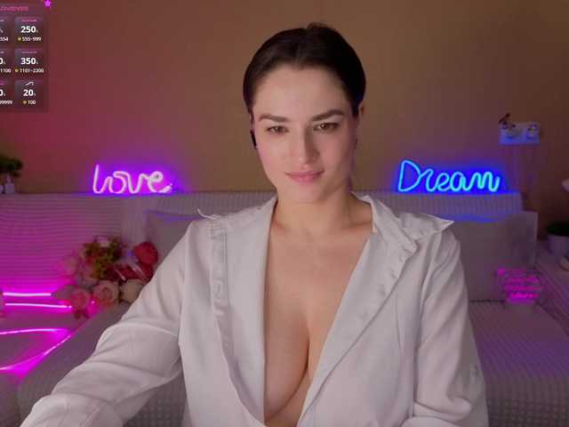 Camilla-One's BongaCams show and profile