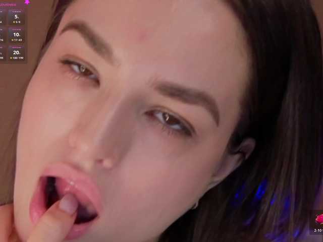 Camilla-One's BongaCams show and profile