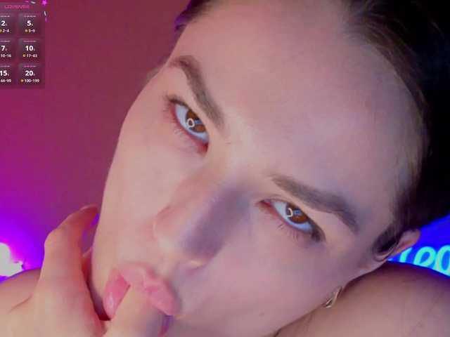 Camilla-One's BongaCams show and profile