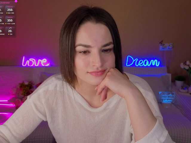 Camilla-One's BongaCams show and profile