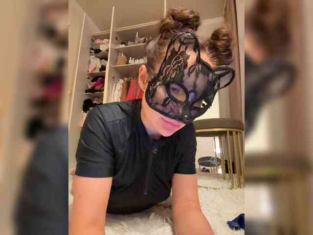 Ekaterina2221 webcam