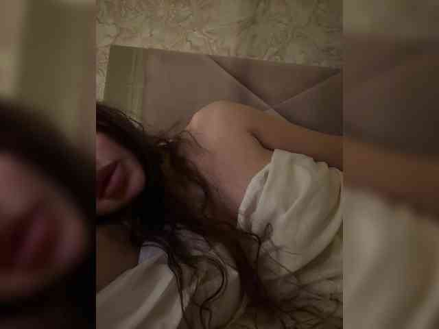 Ekaterina2221 webcam