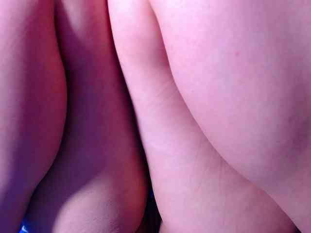 Natural-boobs webcam