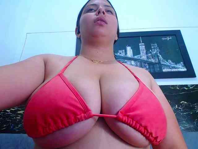 Natural-boobs webcam