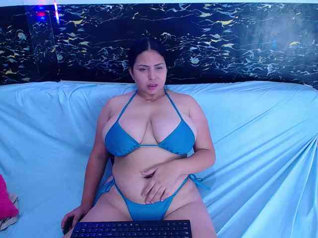 Natural-boobs webcam