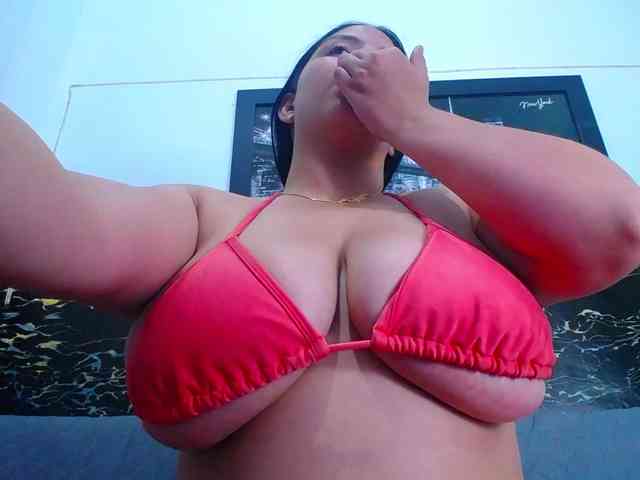 Natural-boobs webcam