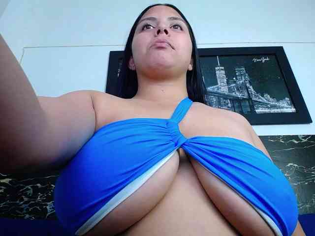 Natural-boobs webcam