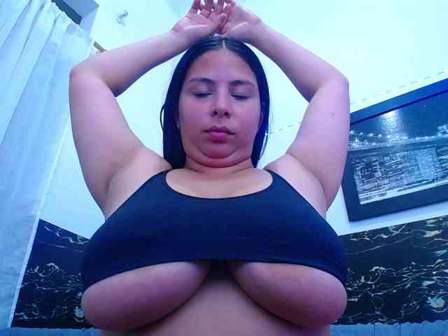 Natural-boobs webcam