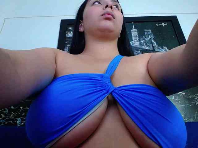 Natural-boobs webcam