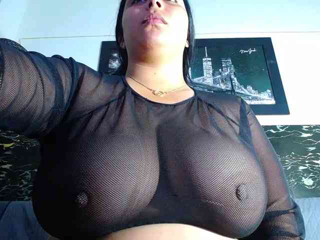 Natural-boobs webcam