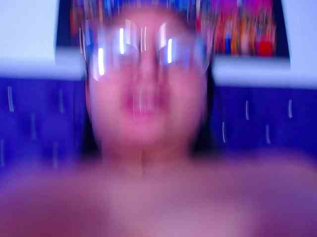Natural-boobs webcam