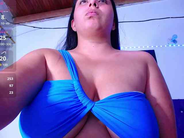 Natural-boobs webcam