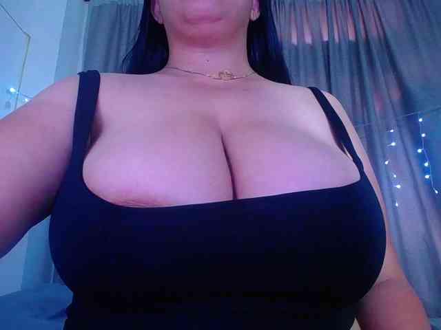 Natural-boobs webcam