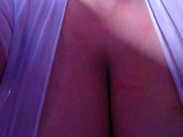 Natural-boobs webcam