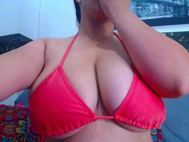 Natural-boobs webcam