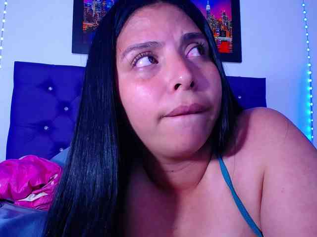 Natural-boobs webcam