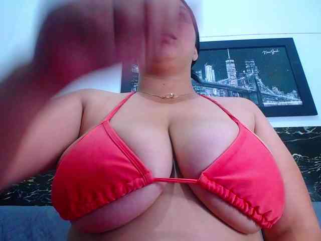 Natural-boobs webcam