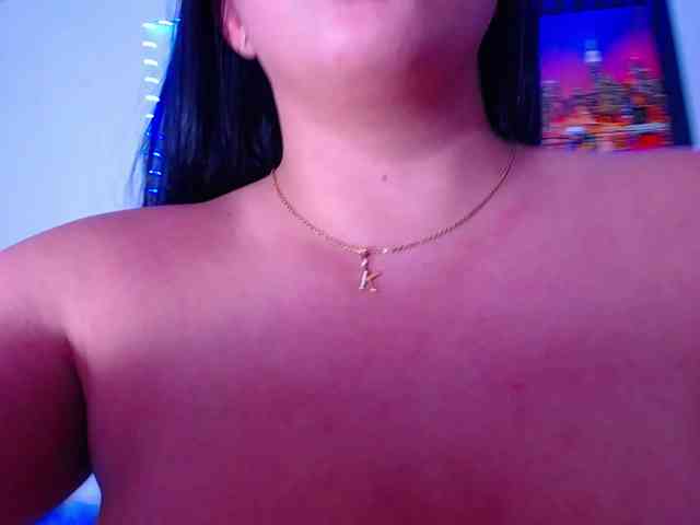 Natural-boobs webcam