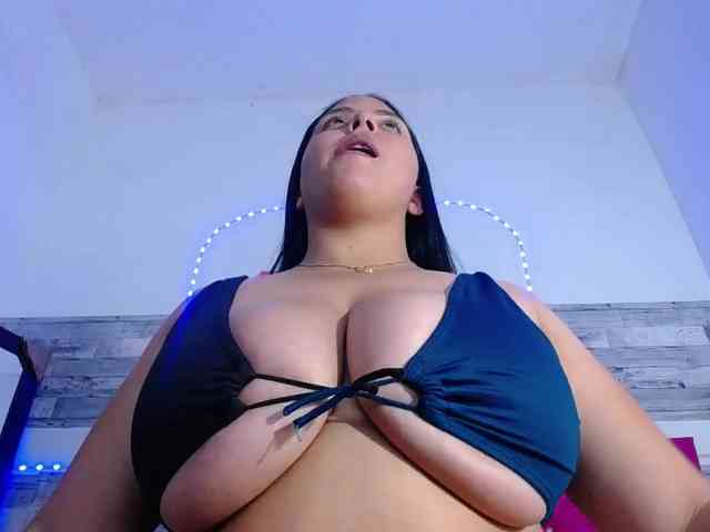 Natural-boobs webcam