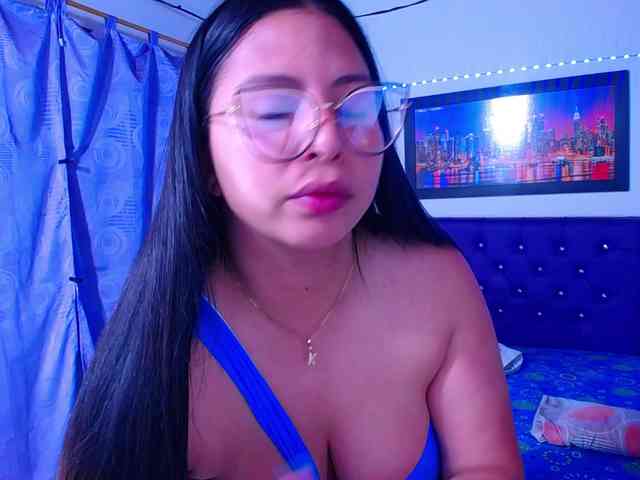 Natural-boobs webcam