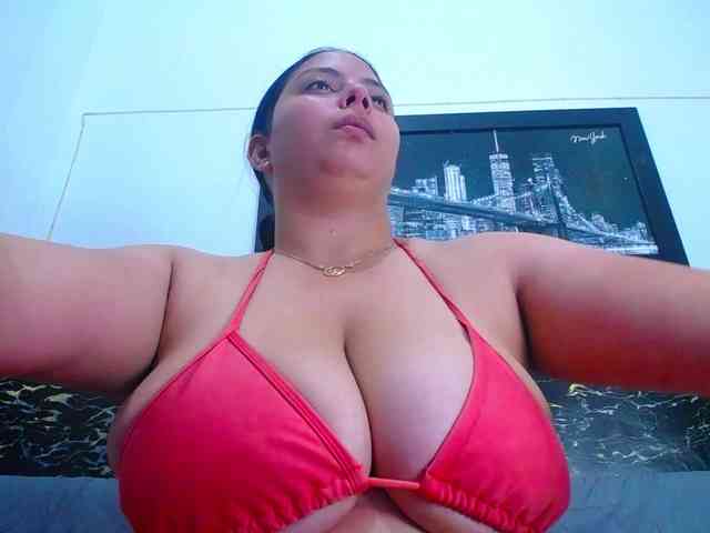 Natural-boobs webcam