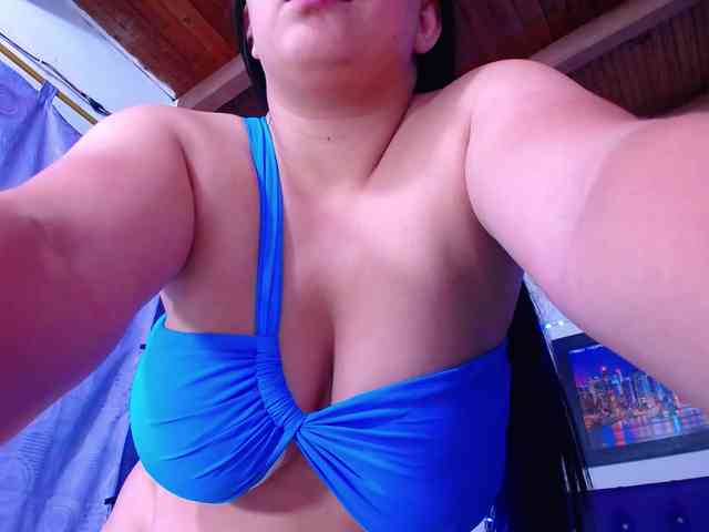 Natural-boobs webcam