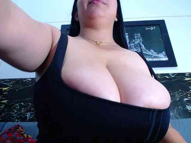 Natural-boobs webcam